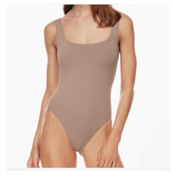 Aritzia Babaton Scoop Neck Body Suit Size Medium - Picture 1 of 6